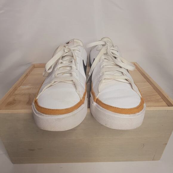Nike- Women's Court Legacy- White with black accent- size 8.5 - Picture 2 of 6
